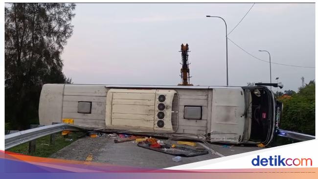 Kecelakaan Maut Bus di Tol Cipali Diduga karena Kelalaian Sopir