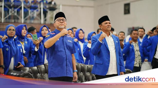 Zulhas Sebut Jokowi PAN Banget: Pembaharu dan Inovatif