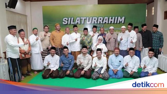 Pengasuh Ponpes Lirboyo Ajak Nahdliyin Bersatu Menangkan AMIN