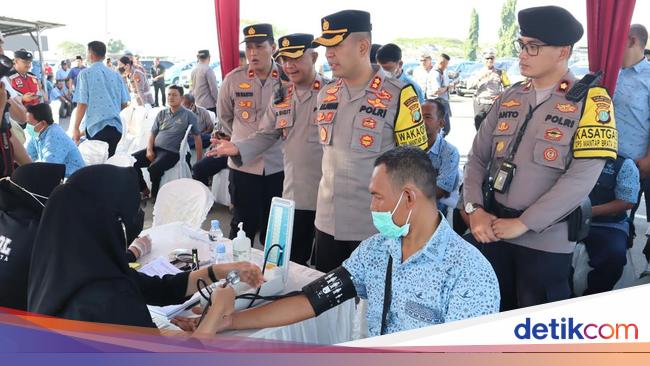 Jelang Natal, Sopir Angkutan Umum di Bandara Soetta Dites Kesehatan