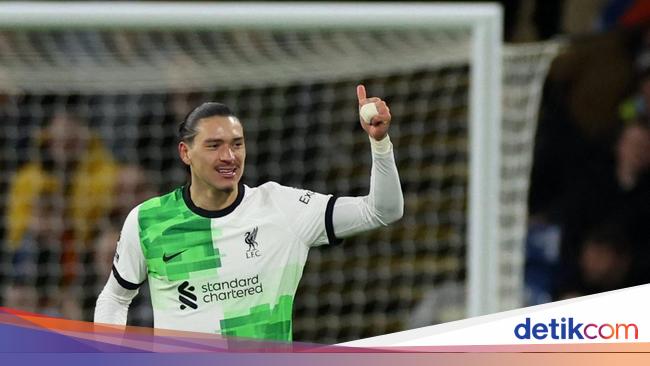 Darwin Nunez 'Buka Puasa' dengan Gaya!