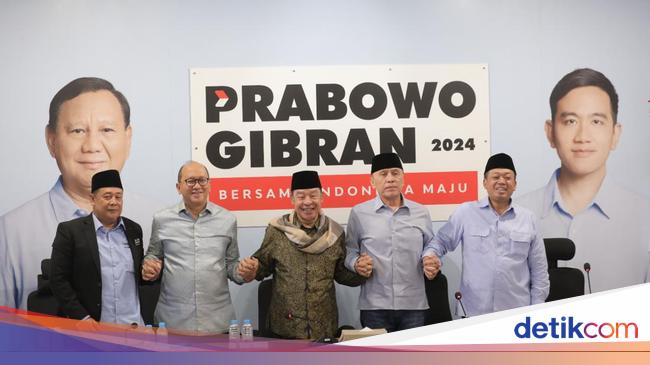 Pimpinan Ponpes Buntet Cirebon Doakan Prabowo-Gibran Menang Pilpres