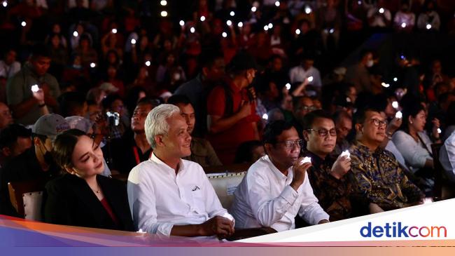 Ganjar Senang Relawan Berbagai Golongan Kumpul di Konser Lilin Putih