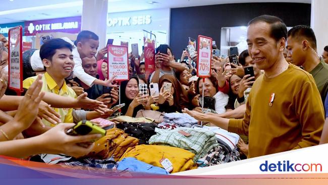 Momen Jokowi Kunjungi Pusat Perbelanjaan di Banyumas Bareng Para Menteri