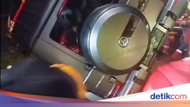 Harga Mercy G-Class yang Terjeblos Saluran Air Rp 6 M, Mampu Terobos Banjir 70 Cm