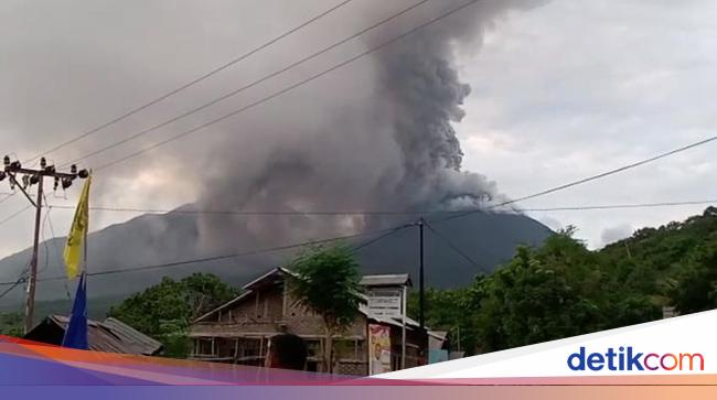Gunung Lewotobi Meletus di Flores Timur, Bandara Gewayantana Ditutup Sementara