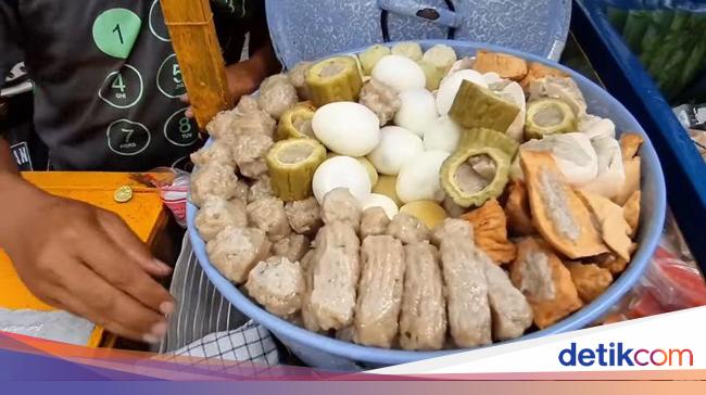 20 Siomay Gerobakan Rp 10 Ribu Ada di Sini!
