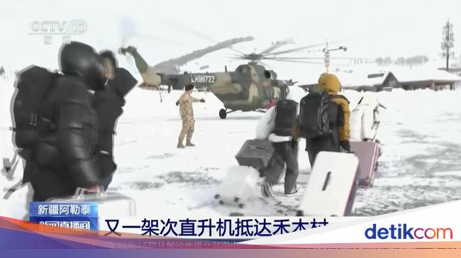 Gawat! 1.000 Wisatawan Terjebak Salju Longsor di Xinjiang