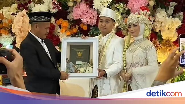 Cerita di Balik Pengantin Viral Dapat Hadiah Mobil &amp; 1 Hektar Kebun Sawit