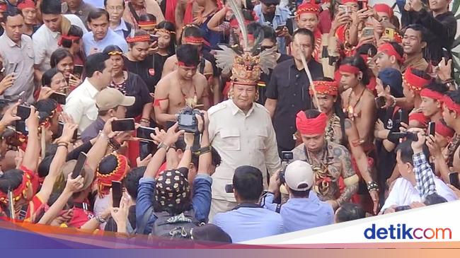 Kampanye di Kalbar, Prabowo Silaturahmi dengan Panglima Jilah-Pasukan Merah