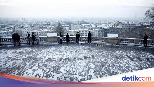 Mengagumkan! Paris Menghadirkan Pemandangan Indah saat Tertutup Salju