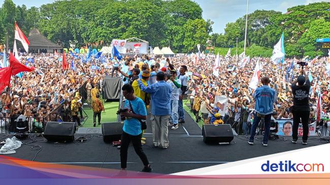 Masyarakat Ramaikan Konser Indonesia Maju Gerakan Banten Nyata Dukung 02