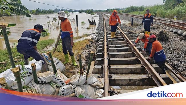 Perjalanan 5 Kereta Api Terdampak Banjir di Grobogan, Ini Daftarnya