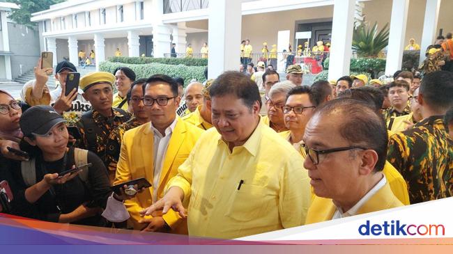 Airlangga Ungkap Survei Ridwan Kamil Maju Pilgub Jabar di Atas 50%