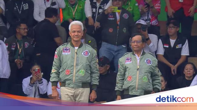 Ganjar-Mahfud Tiba di Kampanye Akbar Semarang, Disambut Antusias Pendukung