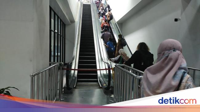 Penampakan Eskalator Stasiun Manggarai yang Masih Tak Berfungsi Hari Ini