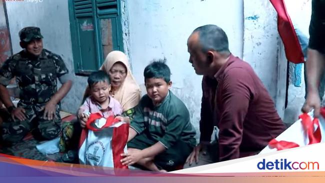 Momen Bahagia Bocah Palembang yang Hidupi Nenek-3 Adik Terima Bantuan Jokowi