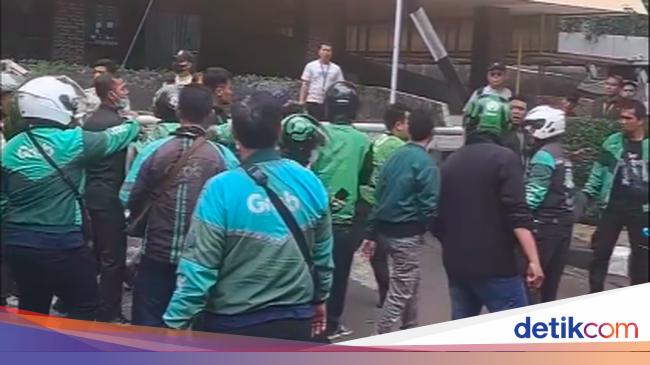 2 Orang Terluka Buntut Keributan Sekuriti LRT Jabodetabek Vs Ojol di Kuningan