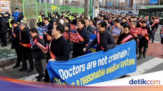 Aksi Demo 40 Ribu Dokter di Korsel Tolak Kebijakan Penambahan Kuota Mahasiswa Kedokteran