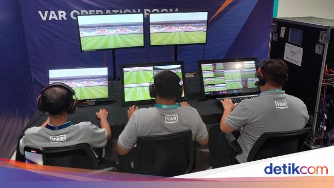 VAR Hingga Wasit Asing Dinilai Klub Bikin Liga 1 Lebih Baik