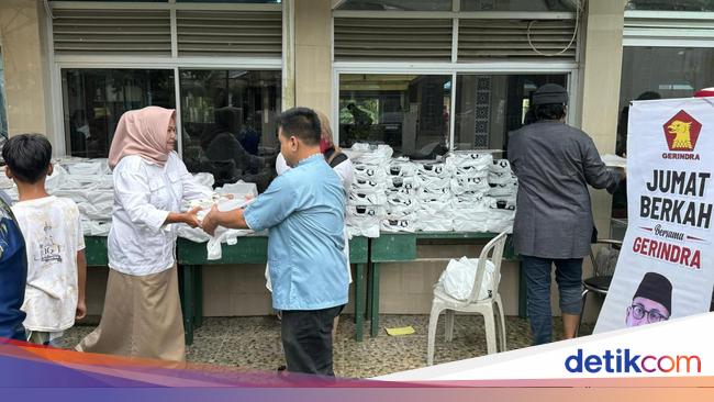 Andre Rosiade Gelar Jumat Berkah di Lubuk Begalung