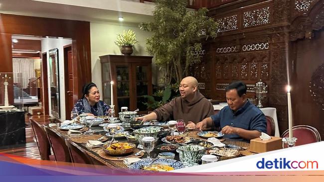 Prabowo Unggah Momen Buka Puasa Bersama Titiek Soeharto dan Didit