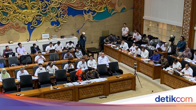 Baleg DPR-Pemerintah Gelar Rapat Pleno Sepakati RUU DKJ Malam Ini