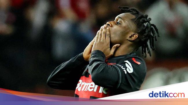 Slot Dikabarkan Minta Liverpool Datangkan Eks Bek City