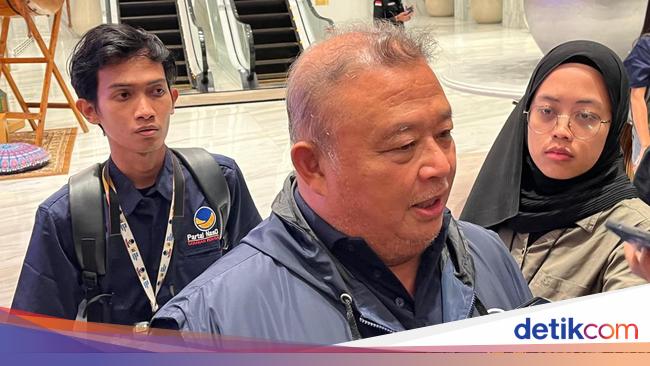 Wow Waketum NasDem Ahmad Ali Sambangi Kediaman Prabowo Malam Ini