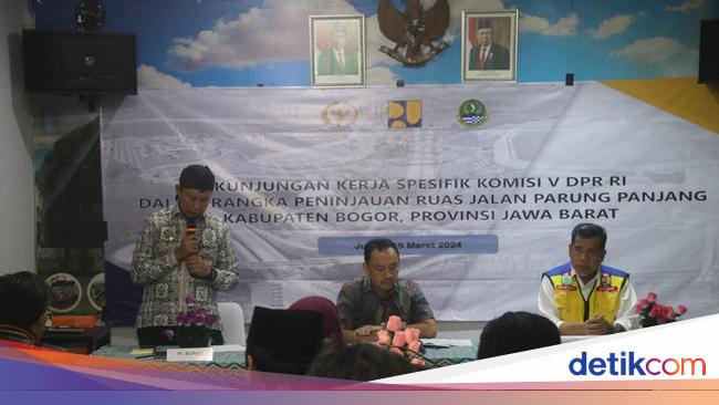 Waka Komisi V DPR Ungkap Solusi Penanganan Jalan Rusak di Parungpanjang