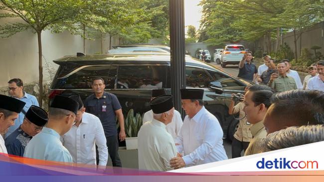 Momen Prabowo Disambut Hatta Rajasa Cawapres Pilpres 2014 saat Bukber PAN