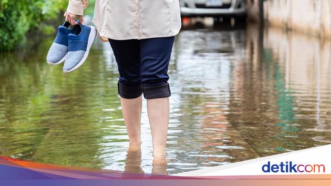 Banjir di Cikarang Utara Bekasi, Lalu Lintas Sempat Ditutup