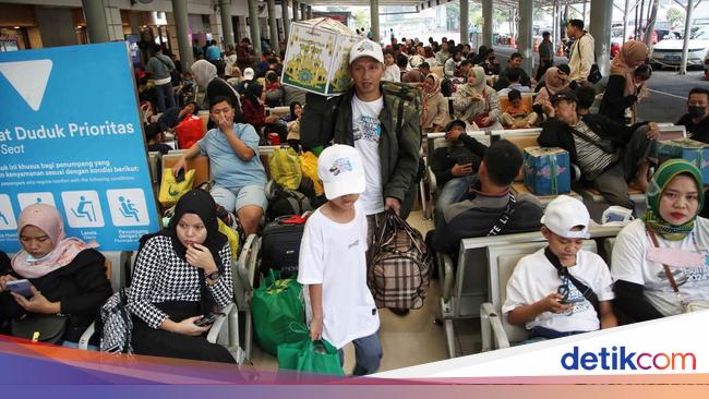 H-5 Lebaran, 26.479 Penumpang Berangkat dari Stasiun Pasar Senen Hari Ini