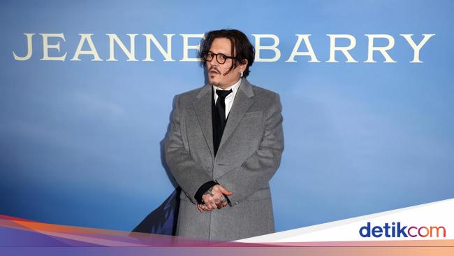 Wow, Johnny Depp Kini Lebih Sehat dan Tampil Beda di Acara Pemutaran Film Terbarunya