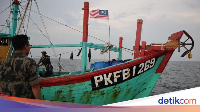 KKP Amankan Kapal Ilegal Berbendera Malaysia Tangkap Ikan di Selat Malaka