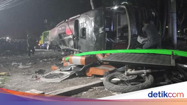 Daftar Nama 11 Korban Tewas Kecelakaan Bus Terguling di Subang