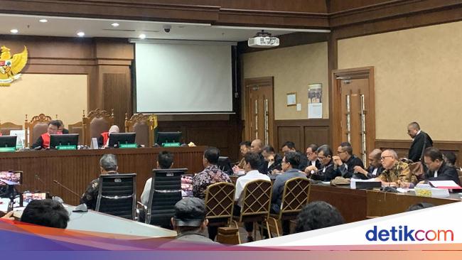 Nestapa Dirjen Kementan Tak Ikut Umrah SYL tapi 'Dipalak' Rp 1 Miliar