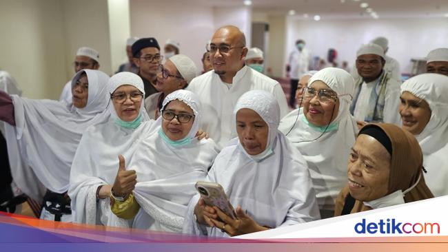 Andre Rosiade Sumbang 400 Paket Konsumsi Jemaah Asal Sumbar Jelang Armuzna