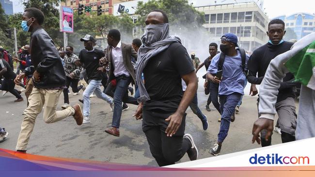 Polisi Tembak Demonstran yang Serbu Gedung Parlemen Kenya, 5 Tewas