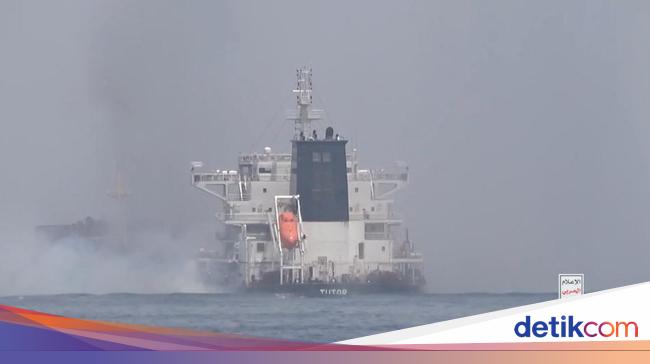 Pelabuhan Singapura Macet Parah Imbas Serangan Houthi di Laut Merah