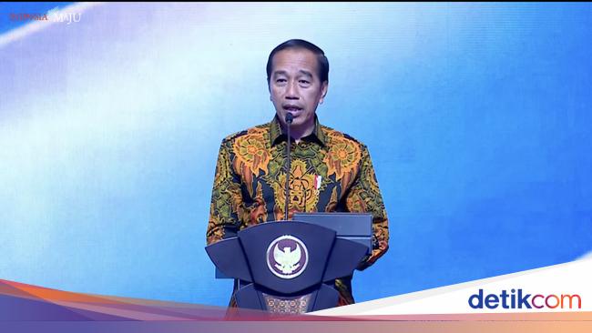 Dapat Keluhan Jalan Daerah Rusak Karena Kurang APBD, Begini Jawaban Jokowi