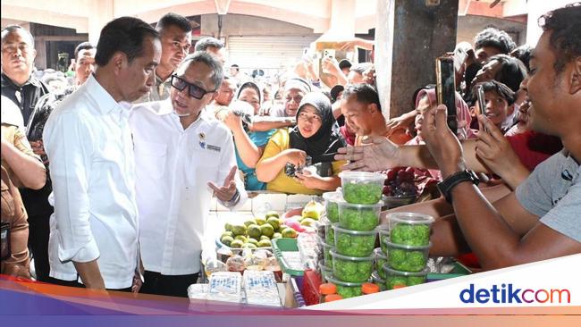 Ditemani Zulhas, Jokowi Dapati Harga Bapok Stabil Pasca Idul Adha