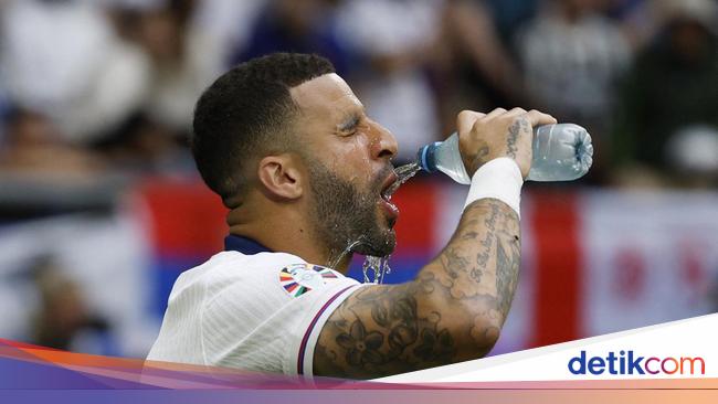 Karena Kyle Walker Sesuai untuk AC Milan