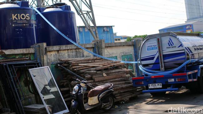 PAM Jaya Petakan Kantor Pemerintahan yang Masih Gunakan Air Tanah