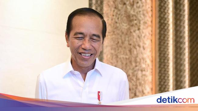 Momen-momen Jokowi 'Soft Ngantor' di Istana Garuda IKN