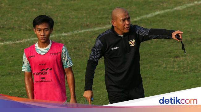 Profil Nova Arianto: Si Suster Ngesot yang Bawa Indonesia ke Piala Dunia
