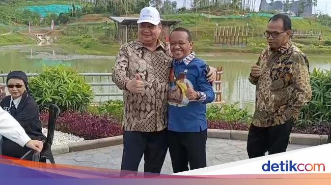 Momen Airlangga Foto Bersama Bahlil Jelang Sidang Kabinet di IKN