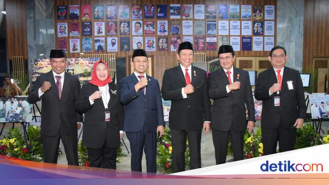 Bamsoet Sumbang 38 Judul Buku Karyanya ke Perpustakaan MPR RI