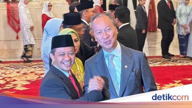 Momen Bahlil Salam Komando dengan Agus Gumiwang Usai Reshuffle