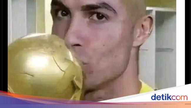 Cristiano Ronaldo Jadi YouTuber, Ramai Penampakan Trofi 'Piala Dunia'